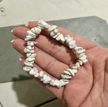 Load image into Gallery viewer, Crystal Chip Bracelets
