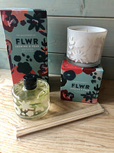 Load image into Gallery viewer, FLWR Jasmine &amp; Pear Candle &amp; Diffuser Luxury Gift Set
