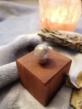 Load image into Gallery viewer, Agate Aura Toadstool
